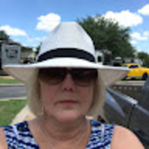 Meet your Posher, Joni